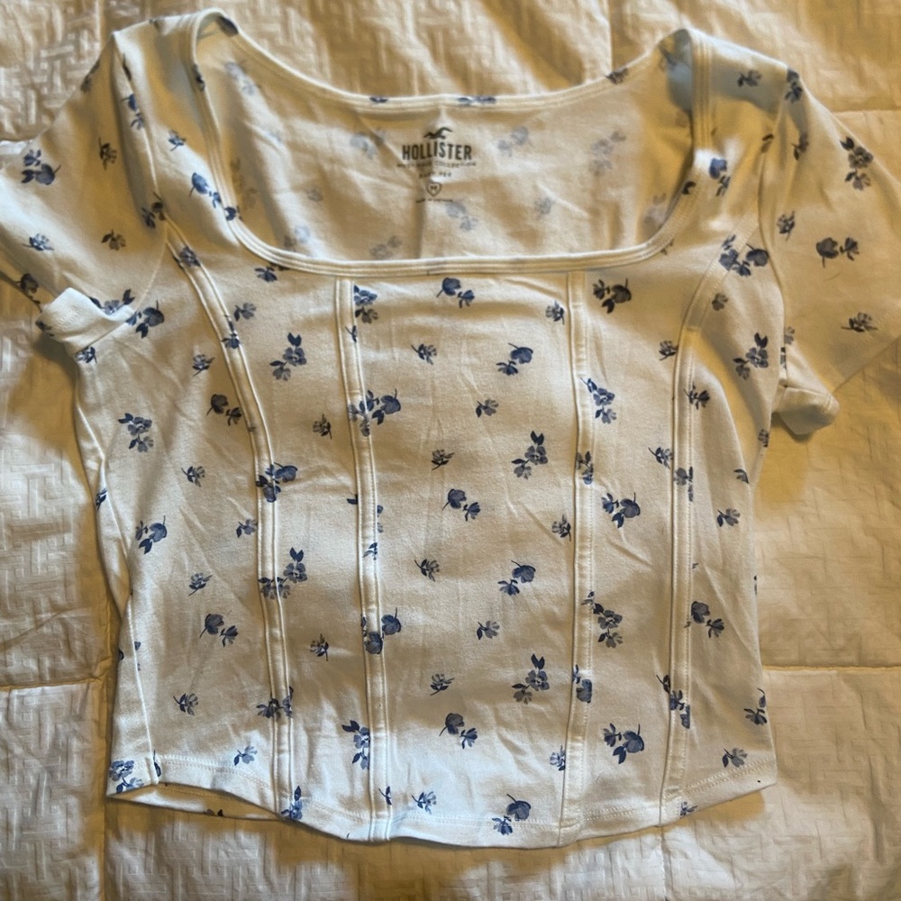 Hollister flowered baby tee